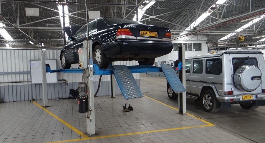 Auto garage mechanic services